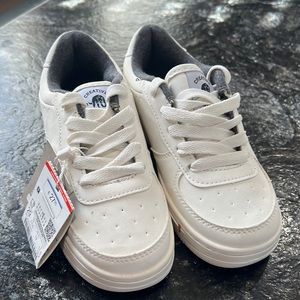 Brand new white laces sneakers for boy